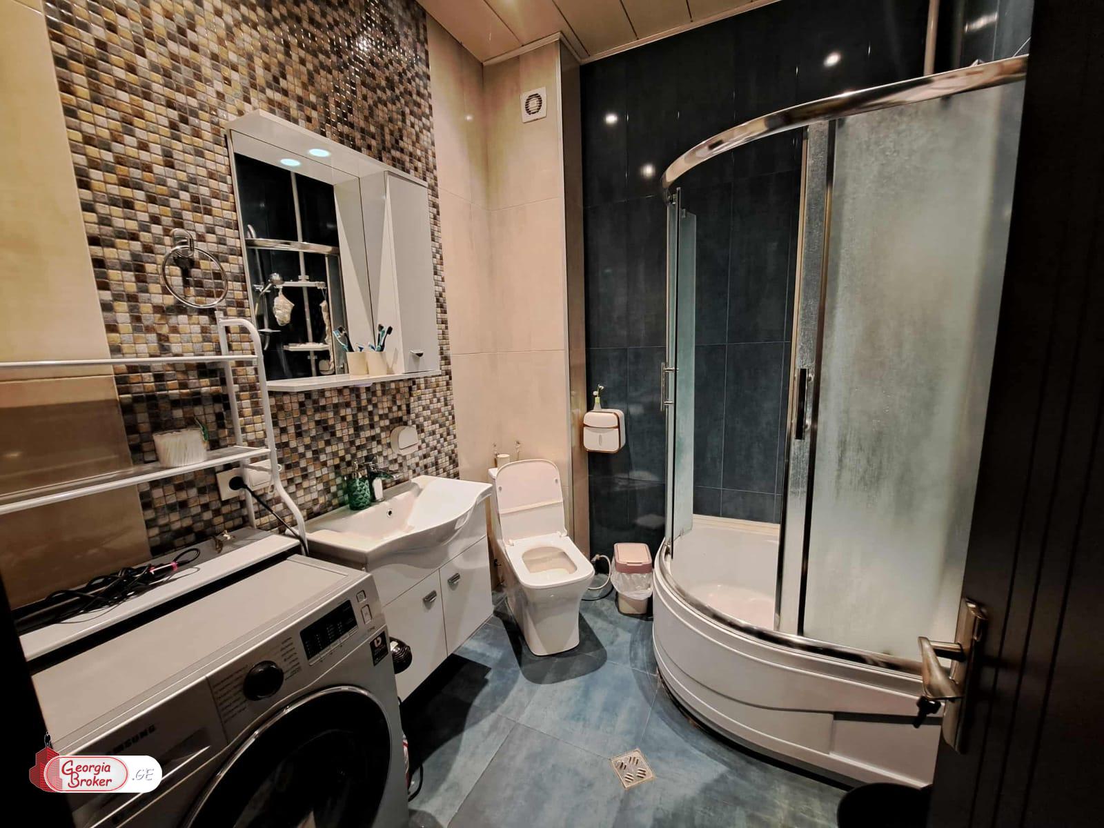 იყიდება ახალი გარემონტებული 3 ოთახიანი ბინა